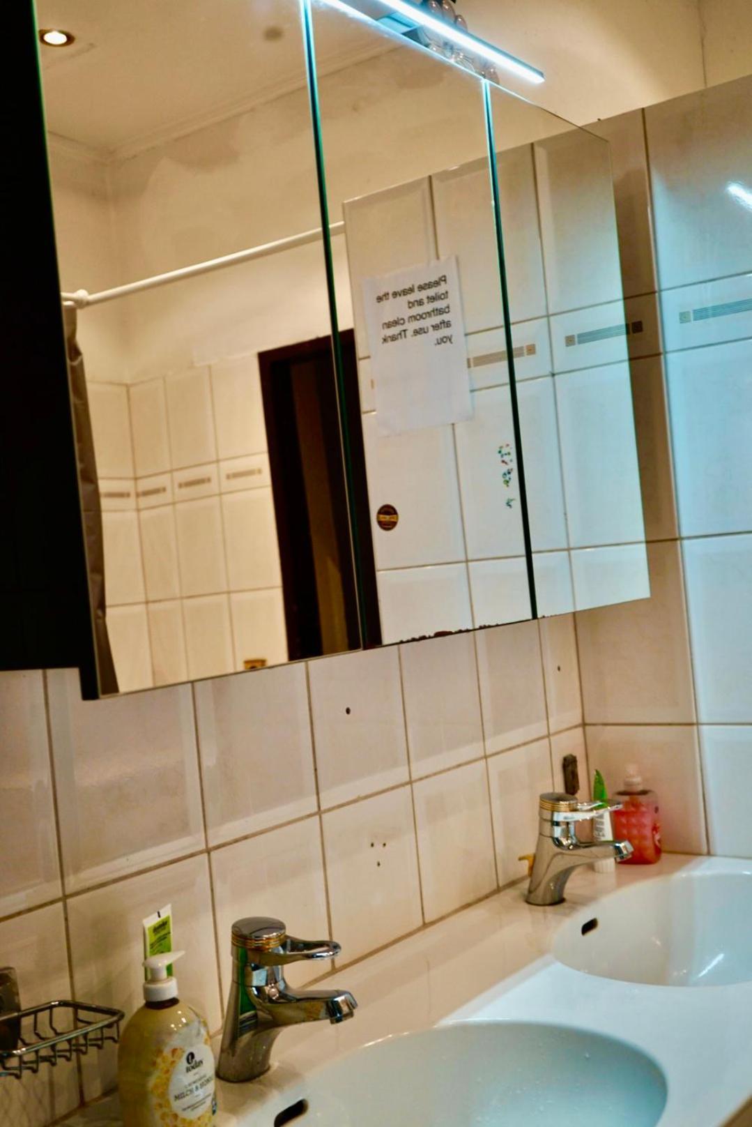 U6 Schoepfwerk Hostel 1 Vienna Luaran gambar
