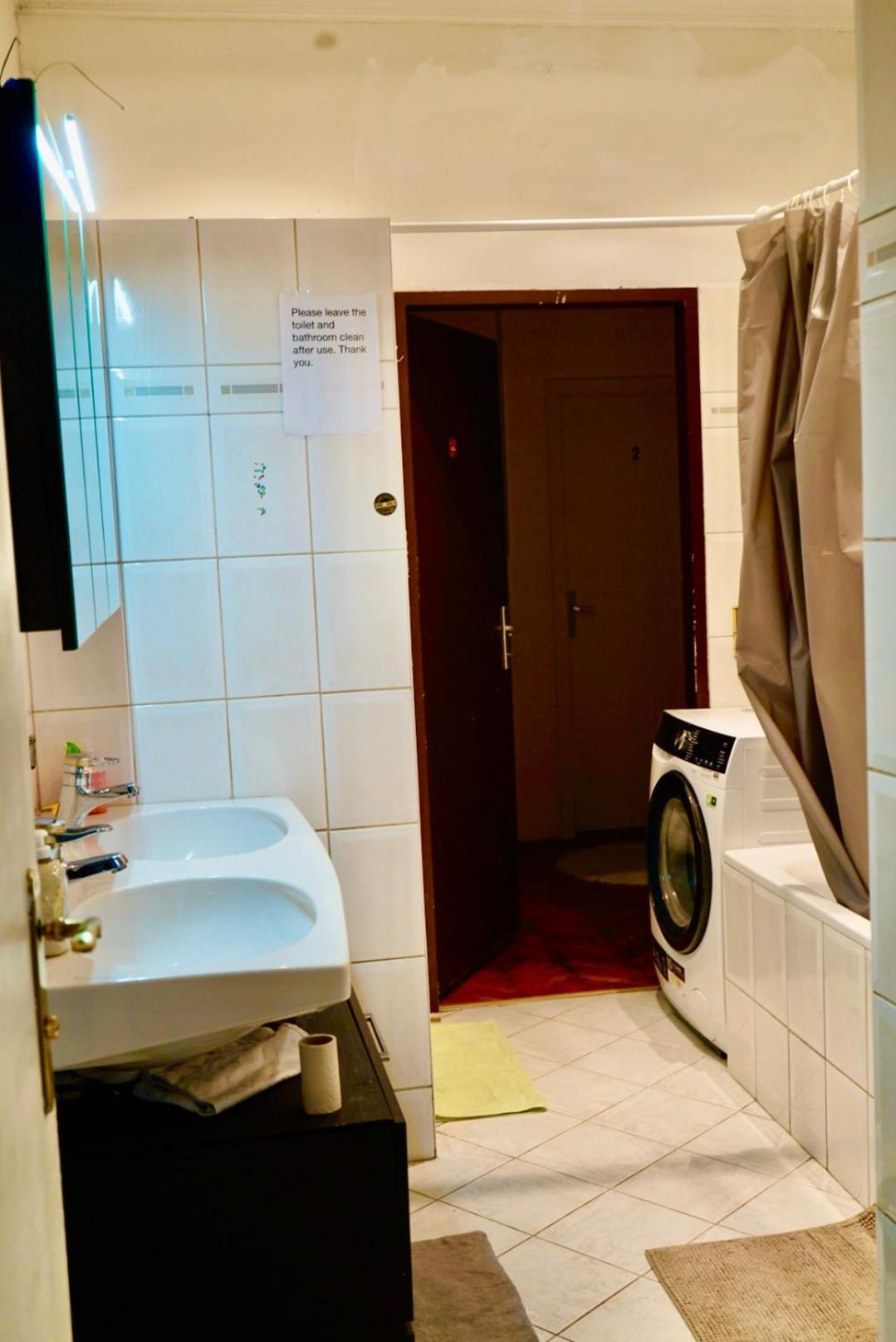 U6 Schoepfwerk Hostel 1 Vienna Luaran gambar